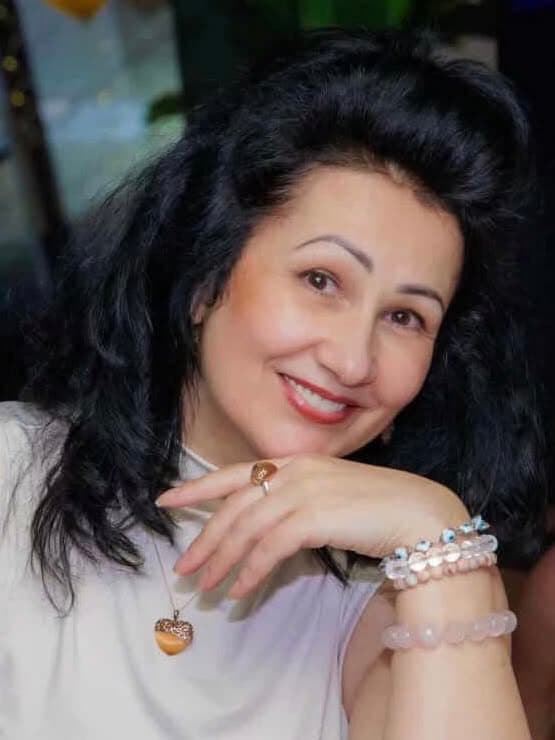 Love, the practitioner behind lovehelpsyou